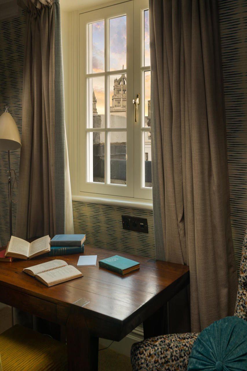 The Pelham London - Starhotels Collezione Exterior photo A window seat